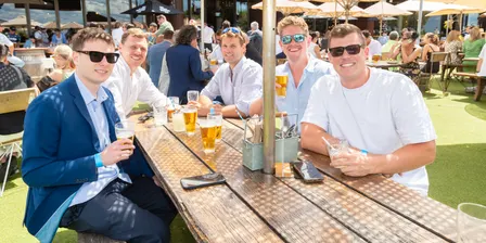 Melbourne Cup- Sports Bar Harbord Diggers