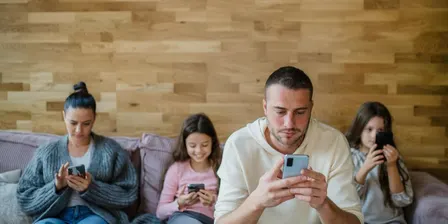 Hold on to your Kids in a Digital World: Dr Gordon Neufeld on the Real Root of Your Child’s Digital Obsession