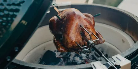 FESTIVE FIRE & FEAST BIG GREEN EGG / KAMADO BBQ & OUTDOOR COOKING CLASS (AM):