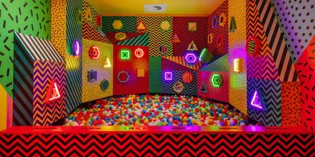 MONDAY MADNESS SUPER SPECIALS - Hijinks Hotel Games Night w/KELS - 3km
