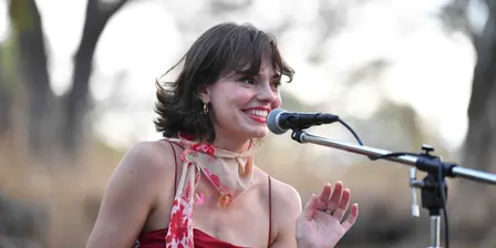 JAZZ UNDER THE GUMS - COURTENEY HOOPER