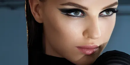MECCAVERSITY: Creative Makeup with Rae Morris