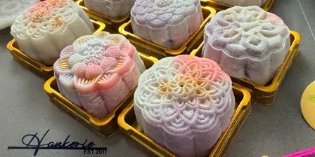 Snowy Mochi Mooncake Making Class at Sydney