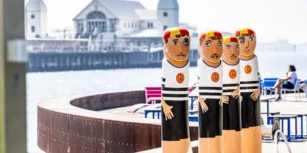 Geelong Arts, Culture & Heritage Trails Pocket Guides Walking Tour: Waterfront Bollards