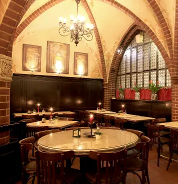 September Fulbright Alumni Stammtisch – Zur Gerichtslaube [THU, 24.09 at 06:30pm]