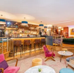 Offline Reading Party 📚 | The Square Club 🌞