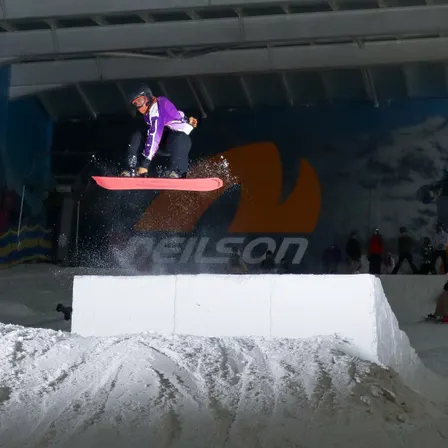 Full Park Friday At The Snow Centre Hemel