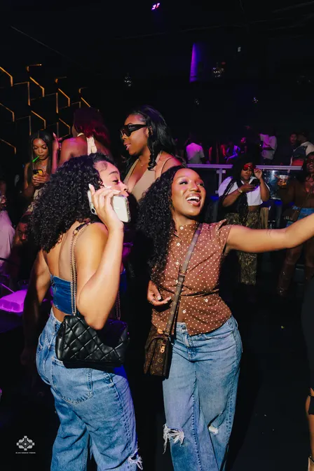 RNBarCrawl Houston: The R&B Bar Crawl Experience