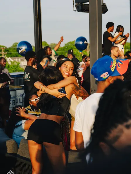 RNBarCrawl Dallas: The R&B Bar Crawl Experience