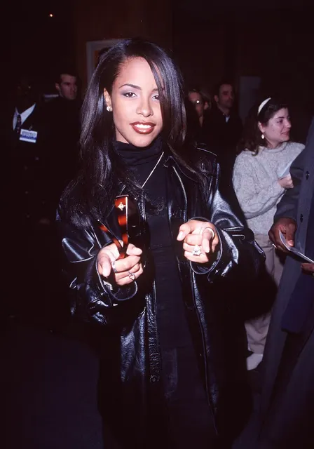 LISTENING SESSION 035: Aaliyah (2001)