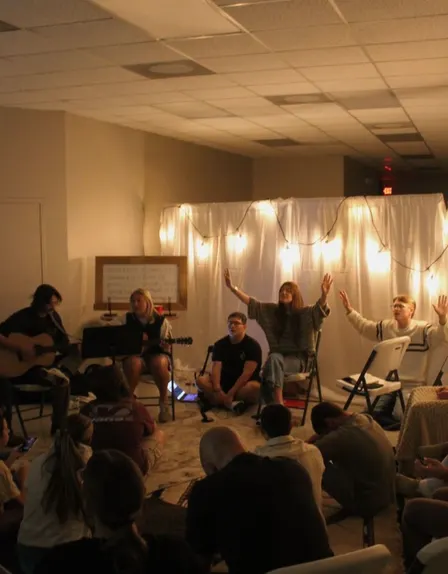 Livingroom Worship w/ BreadHouse