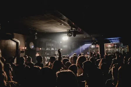 Sidepiece (21+ Event)