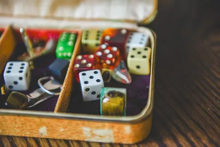 advanced social deduction! 🎲✨