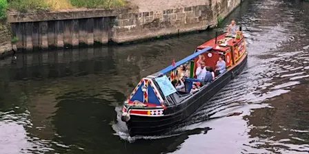 A FULL DAY CRUISING THE LEEDS AND LIVERPOOL CANAL, LEEDS TO RODLEY