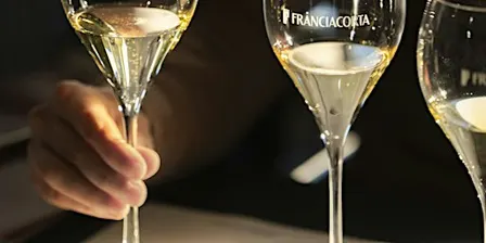 Oltre i sensi, assaggi bendati di Franciacorta.