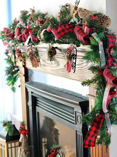 Decorate Your Own Garland – Christmas Edition