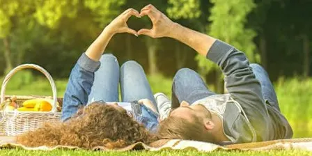 Pop-Up Park Picnic: Couple Date Night (Self-Guided) - Hamilton Area!