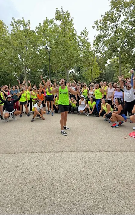 TERAPIA DE BAILE CON AURICULARES Sábado 19/09 (La Rosaleda Retiro)