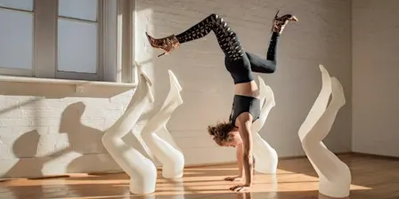 Intermediate Handstands with Verity B.