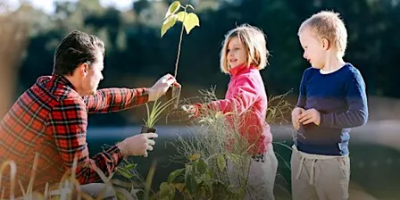 NaturallyGC: Coomera River Catchment Group - Tree Planting