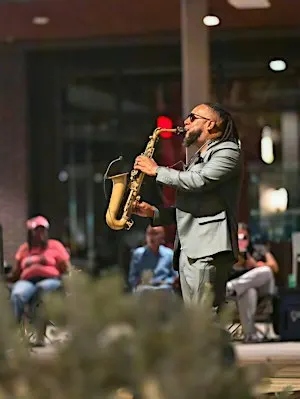 Saxophonist Vandell Andrew's Holiday Experience 2026