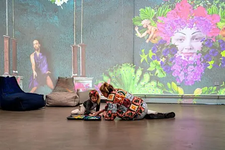 Digitales: Storytime and art
