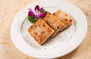Multicultural cooking demo –  Turnip cake (Chinese lo bak go)