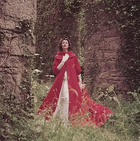'Glitz, Glam and a bit of Gossip':Women of Belfast Walking Tour