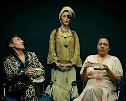 Vanya, Sonia, Masha y Spike