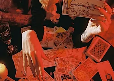 Tour & Tarot Tuesday at the Franklin Castle !