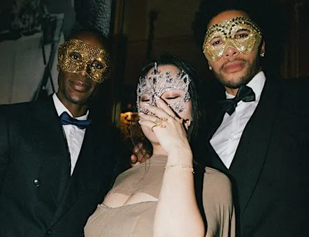Happy People - Masked Soirée