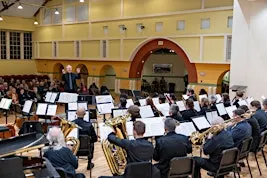 Me2 Orchestra – "Autumn Leaves"