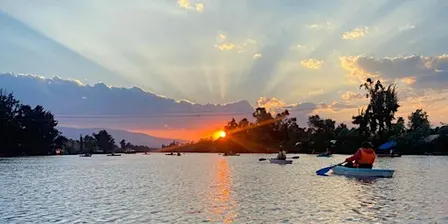 Experiencia Atardecer sobre kayak en Xochimilco Oculto