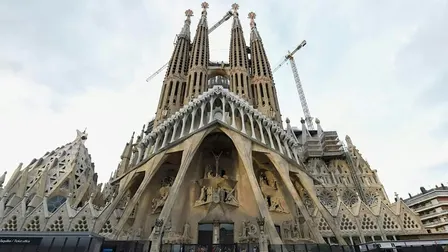 Barcelona: Oh My Gaudi Walking Tour
