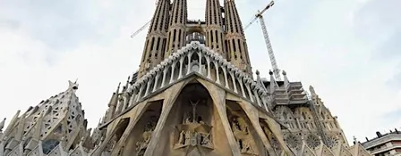 Barcelona: Oh My Gaudi Walking Tour
