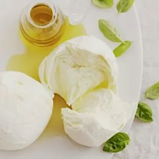 In-person class: Italian Cheesemaking: Mozzarella & Burrata (Long Island)