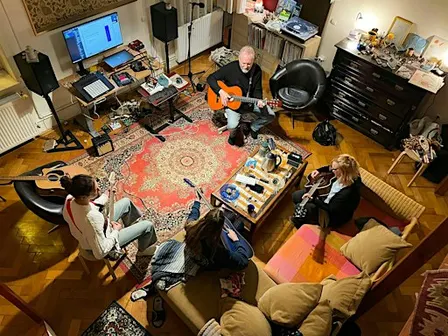 Beginner/Intermediate Guitar Class