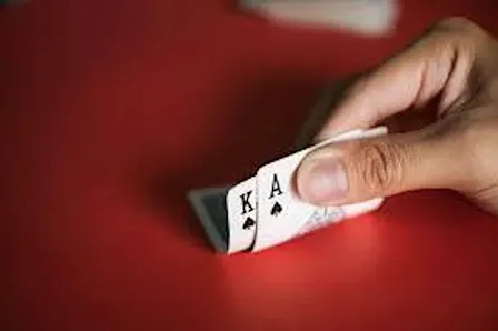 FREE Texas Holdem' at Kiki's a Chicago Bar and Grill!!