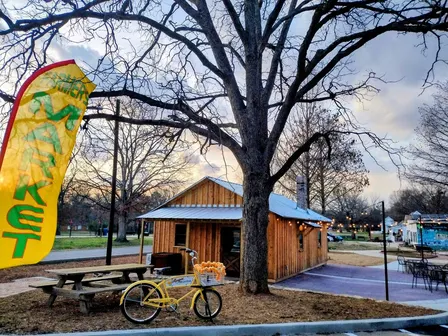 Reading Meetup at Firefly Farmstop
