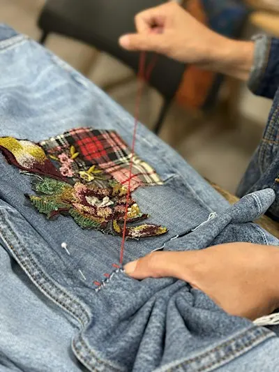 Transforma tus viejos jeans en una prenda exclusiva