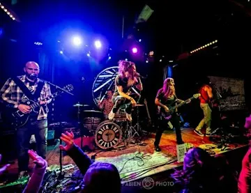 Lighthouse w/ Dick The Citizen (90s) lim. free tickets, Friday Night