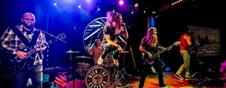 Lighthouse w/ Dick The Citizen (90s) lim. free tickets, Friday Night