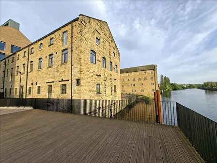 Wakefield - Waterfront and Mills to City Centre