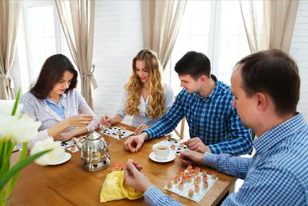 DROP IN | Bikkies and Boardgames