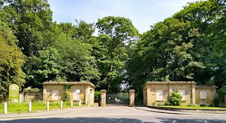 'The Art of the Approach': from gate lodges to mansion