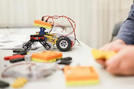 Trial 1 Hour Robotcis Class  for Just $9.9 for Kids (5-14yrs)