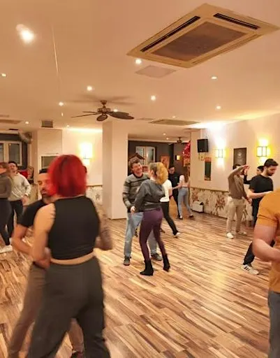 Salsa & Bachata Party - Gemeinsamer Tanzabend mit Workshop & Social