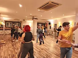 Salsa & Bachata Party - Gemeinsamer Tanzabend mit Workshop & Social