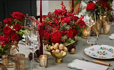 Christmas Table Decs with Flair with Flowers