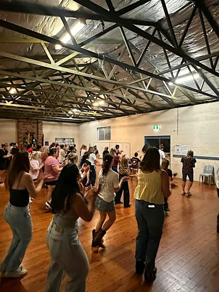 Complete Beginner Country Line Dancing